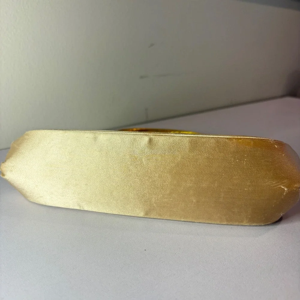 ♾️Vintage Bienen Davis Gold Satin Evening Bag Twisted Metal Handle Frame Purse♾️ - Picture 9 of 13